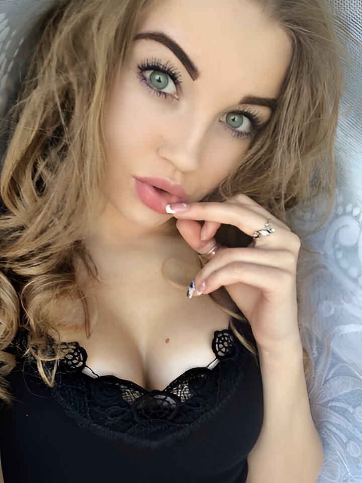 Элеонора привлекальеная девушка из Могоча цена от 5000 руб