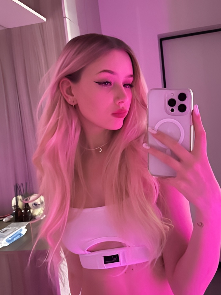 Лолита привлекальеная девушка из Могоча цена от 10000 руб