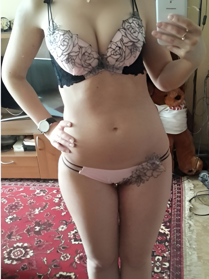 Софи привлекальеная девушка из Могоча цена от 2500 руб