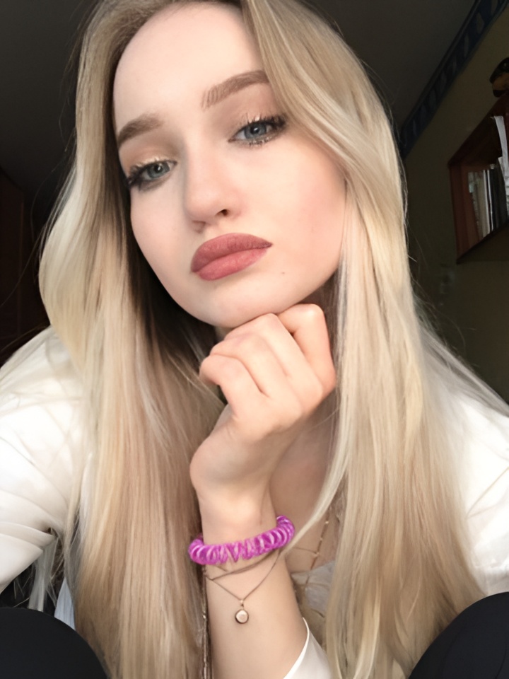 Викуля привлекальеная девушка из Могоча цена от 2000 руб