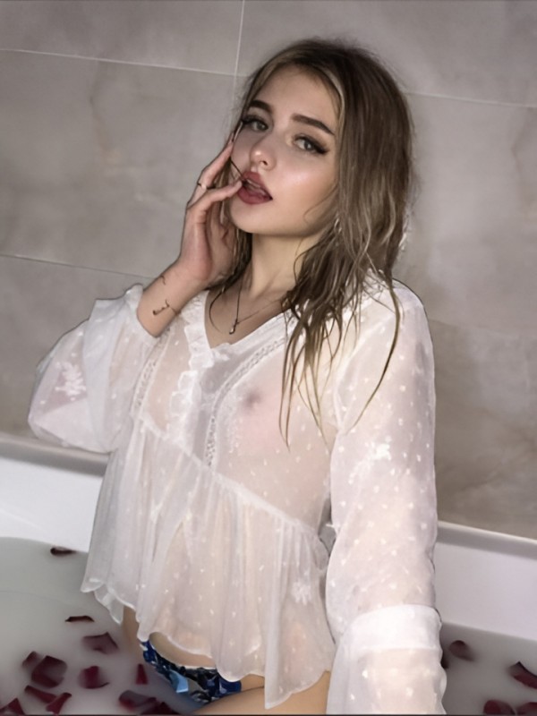 Ида привлекательная девушка из Могоча цена от 10000 руб