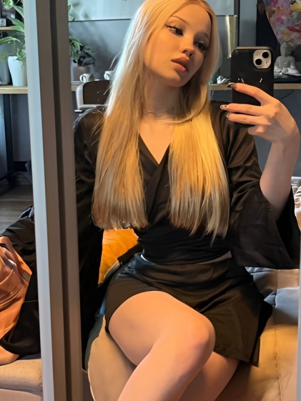 Ульяна привлекательная девушка из Могоча цена от 3000 руб