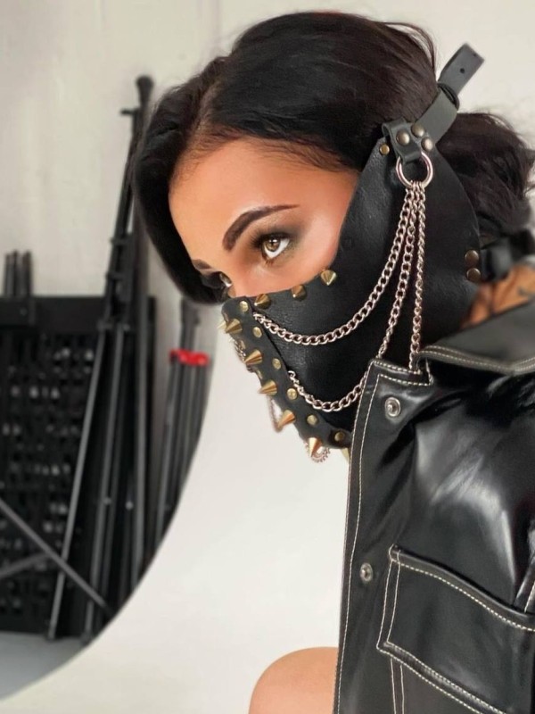 Ирина привлекательная девушка из Могоча цена от 8000 руб