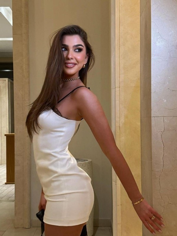 Александра привлекательная девушка из Могоча цена от 4500 руб